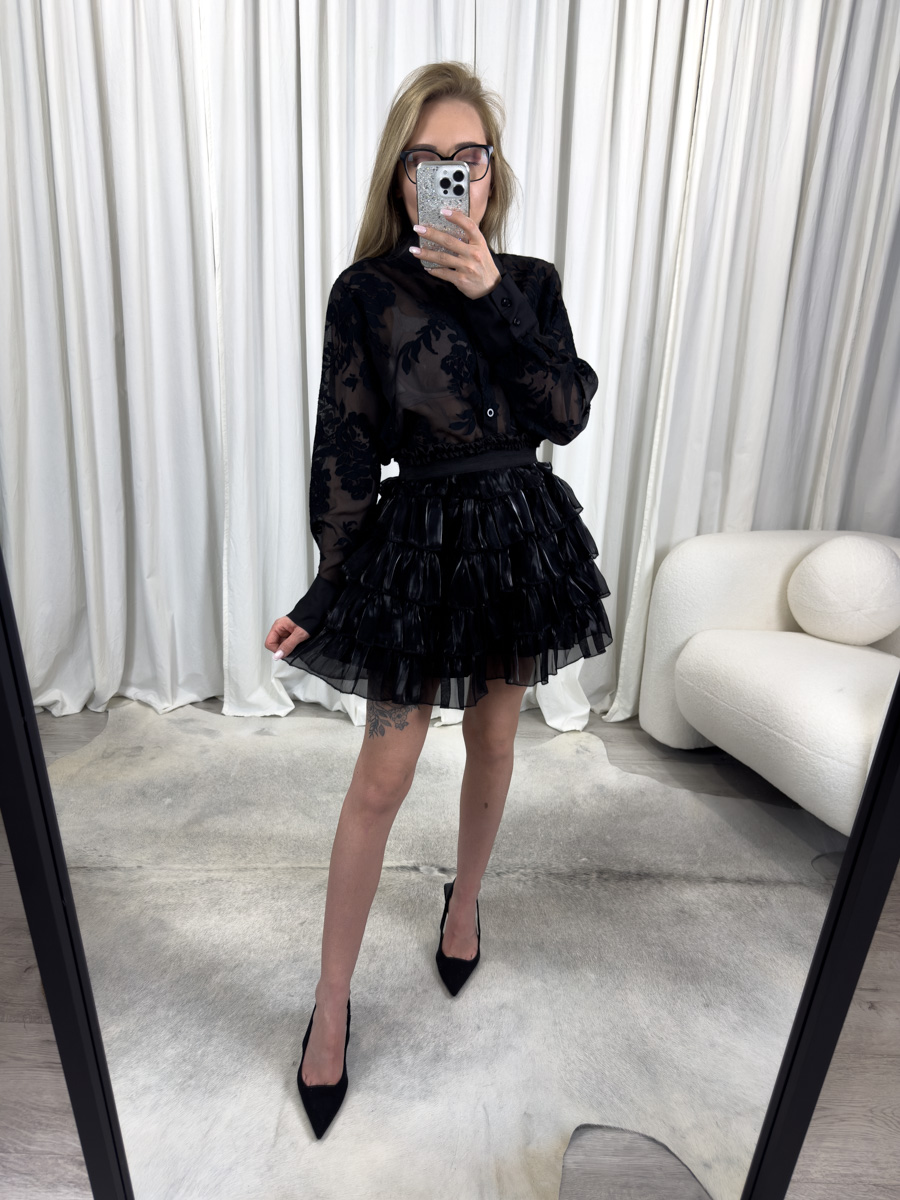 Koszula mgiełka Catie czarna – transparentna koszula damska z aksamitnym wzorem kwiatowym, styl wieczorowy.