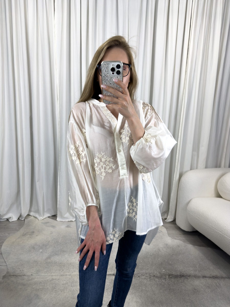 Koszula mgiełka Nature – lekka, transparentna koszula damska z kwiatowym haftem, styl boho.