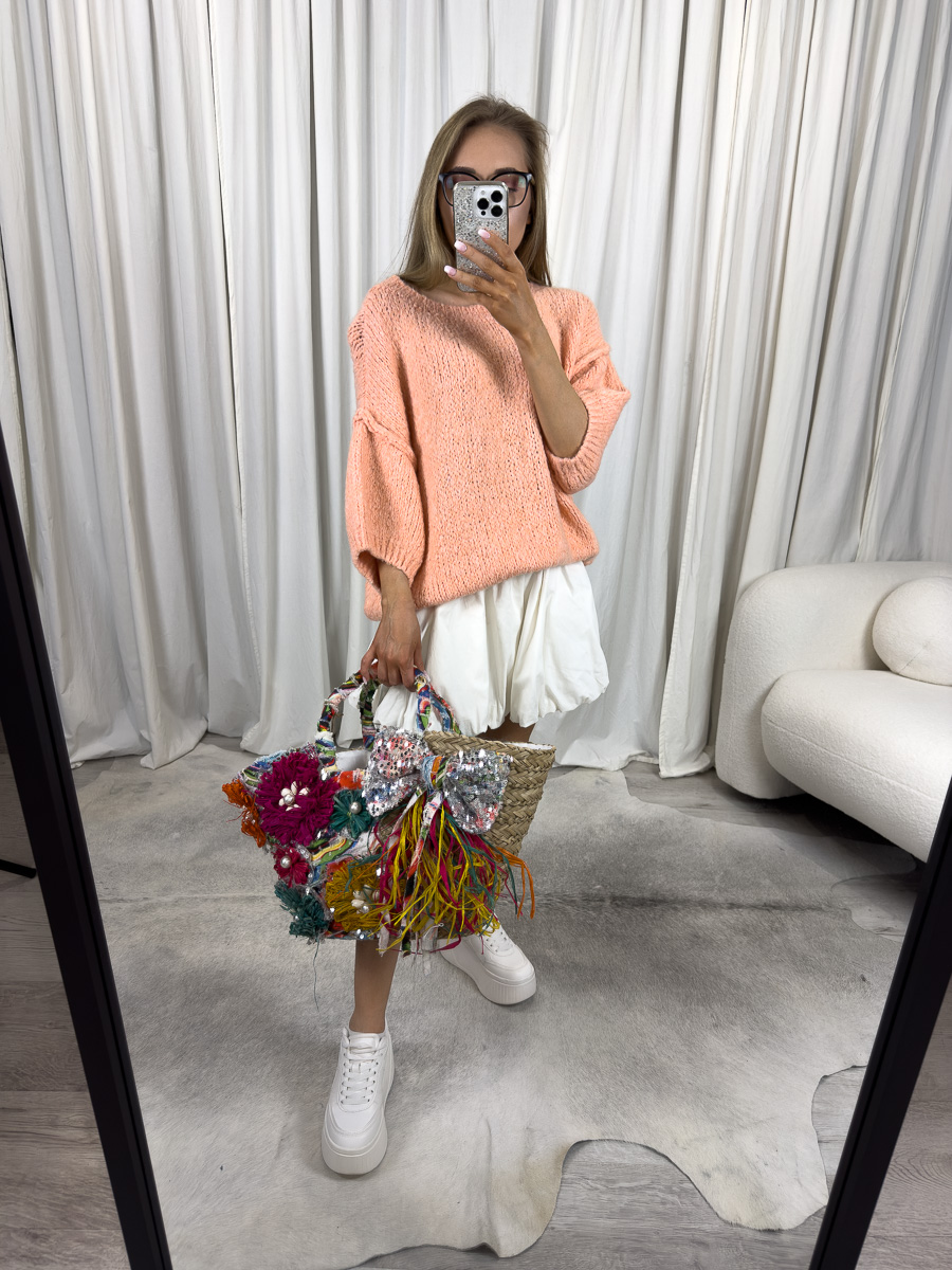 Sweter wiosenn pomarańczowy – pastelowy, lekki i kobiecy